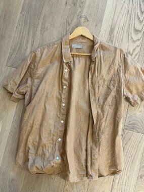 Everlane 100% Linen Short Sleeve Button Down Shirt — Medium — Tan